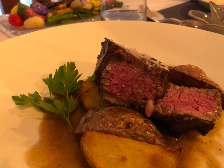 AF488C90-0951-4E06-A91B-978A87C246F3